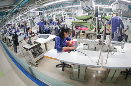 科技賦能打造智能工廠 上?？萍计髽I將“私人定制”服裝搬上現代流水線